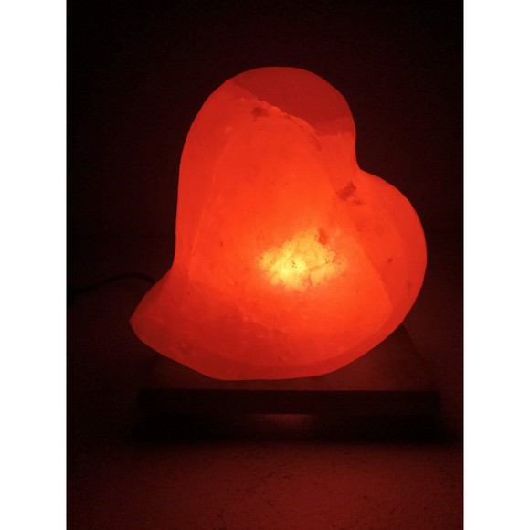 Mocking Hand Crafted Heart Shaped Salt Lamp - Picture 1 of 12